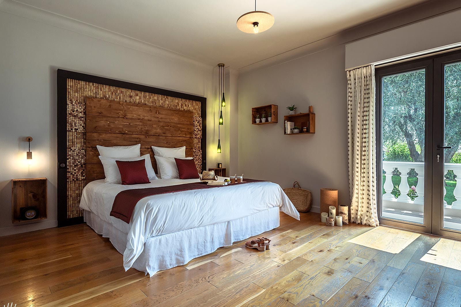 Bouchon d’Or suite — bedroom
